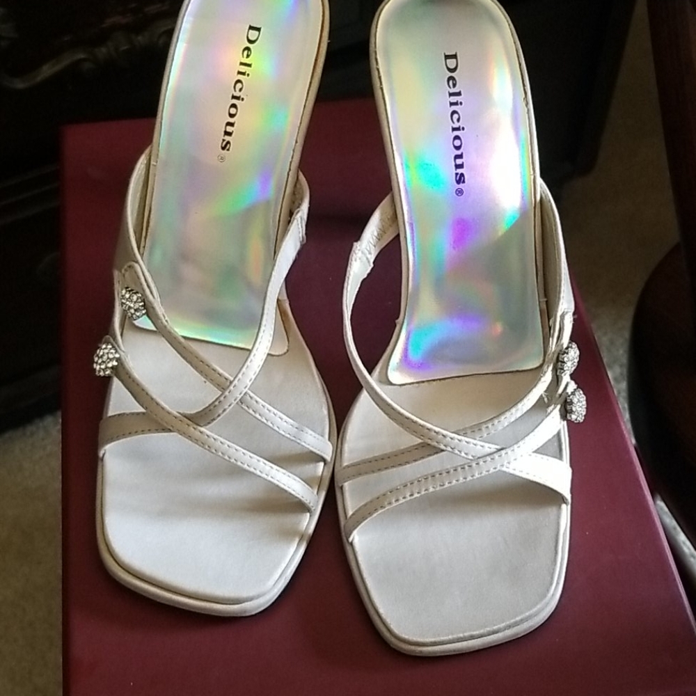 High heeled sandles